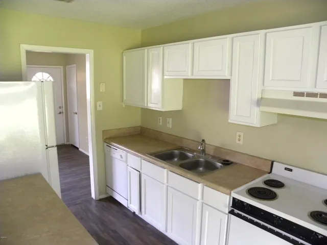 $1,250 | 7604 Oakland Drive, Biloxi, MS 39532