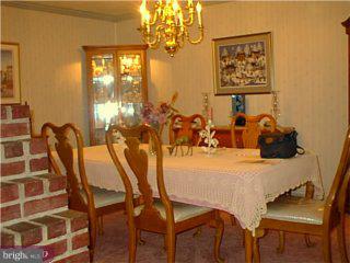 37 Valley Road Levittown, PA 19057 - Photo 3 of 6 Gallery Image 3