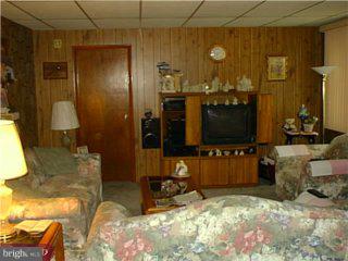 37 Valley Road Levittown, PA 19057 - Photo 4 of 6 Gallery Image 4