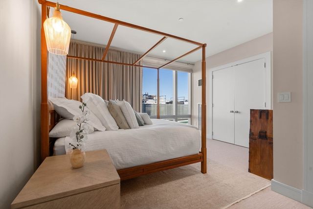 $1,725,000 | 500 Atlantic Avenue, Unit 17J, Boston, MA 02210