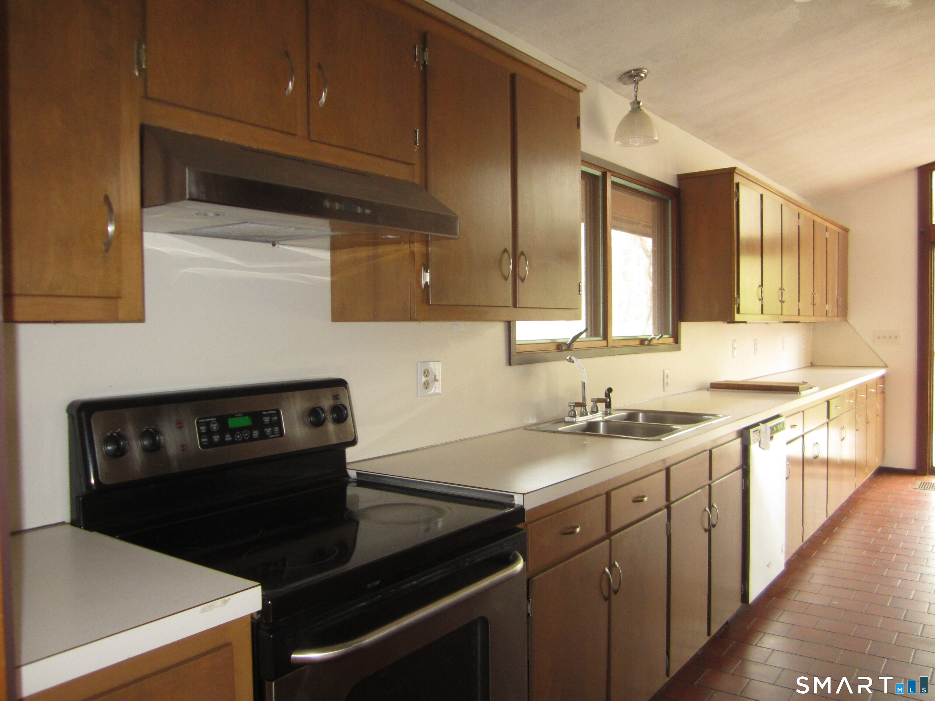 58 Candide Lane Mansfield, CT 06268 - Photo 2 of 15