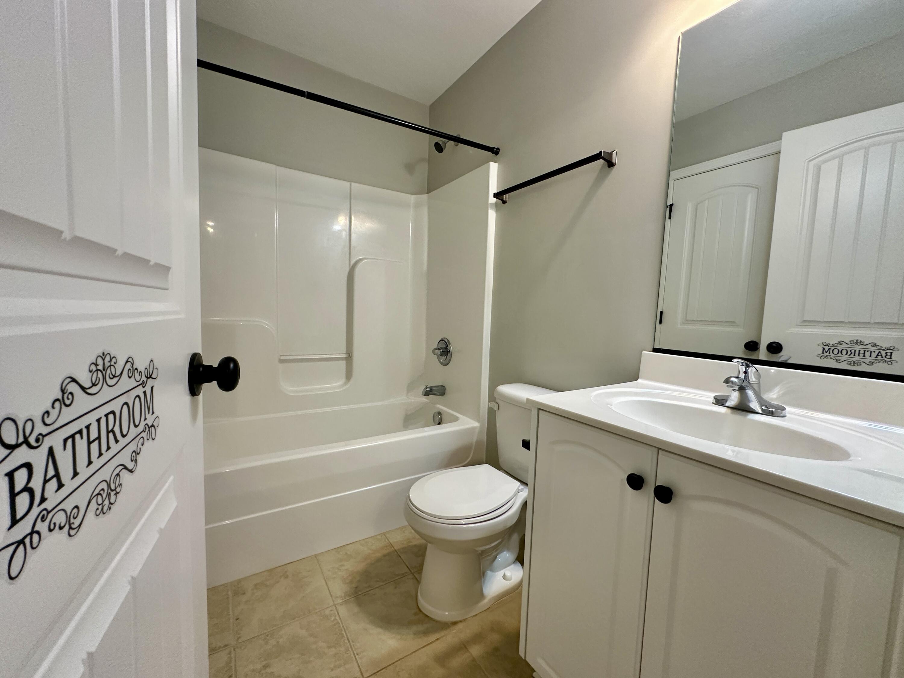 139 Winnipeg Road North Augusta, SC 29841 - Photo 13 of 22 Guest bathroom