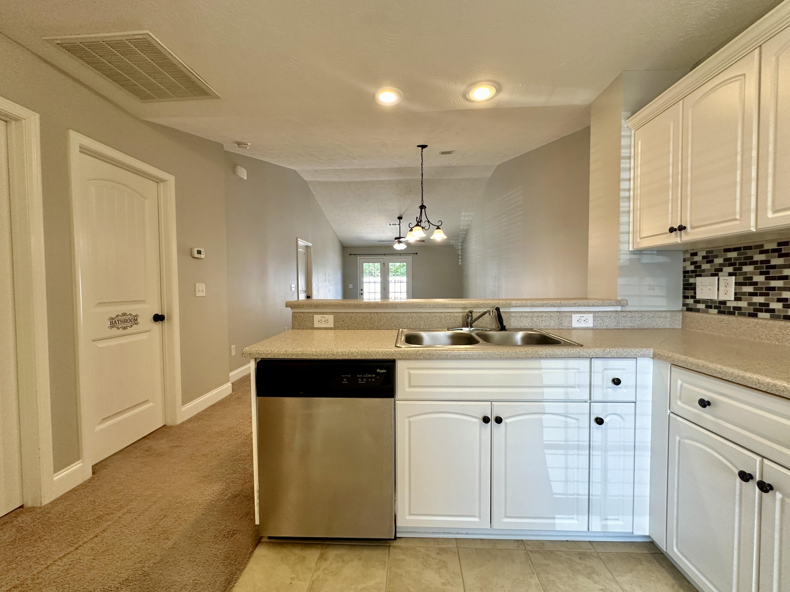 139 Winnipeg Road North Augusta, SC 29841 - Photo 7 of 22 Kitchen