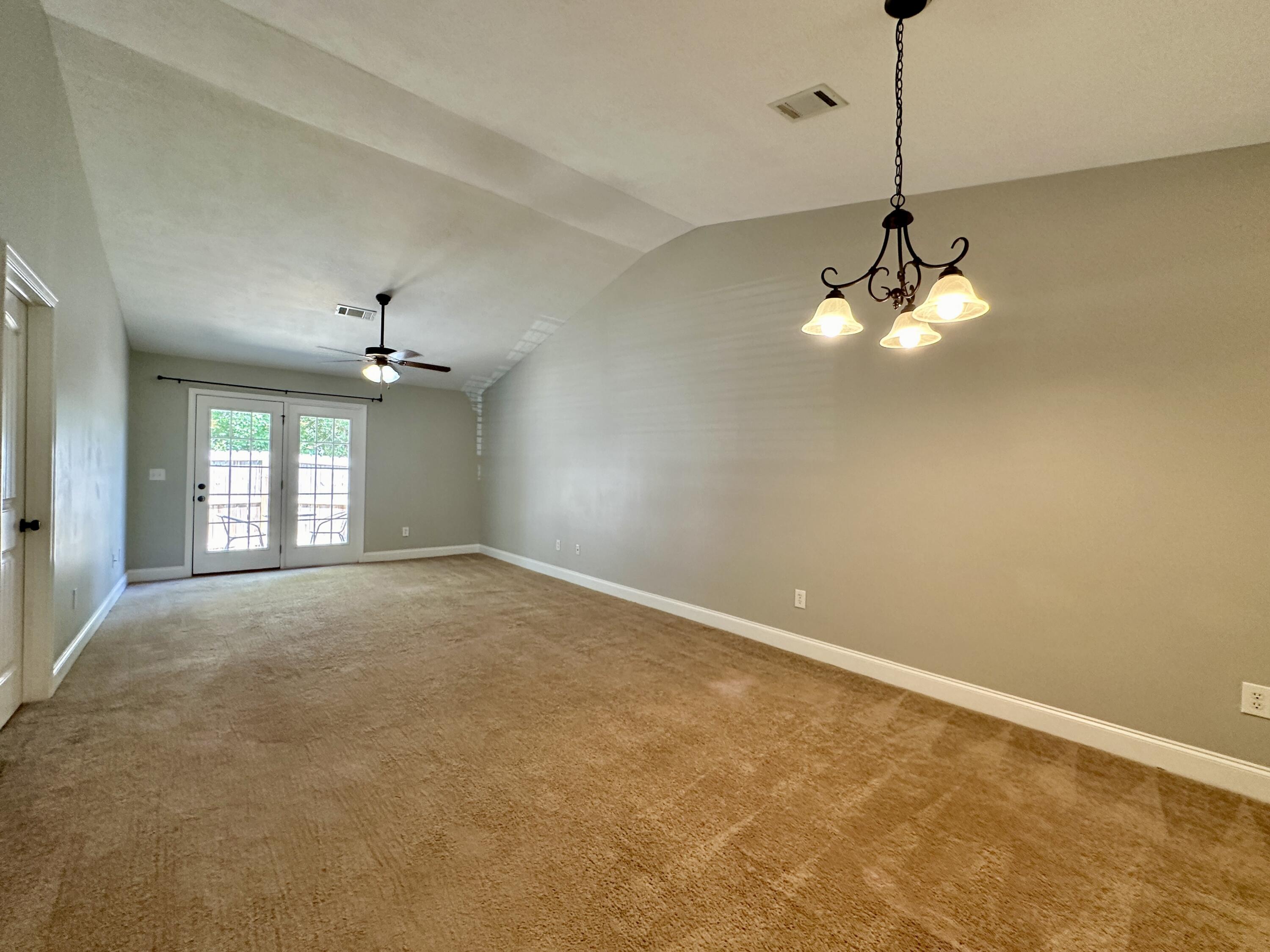 139 Winnipeg Road North Augusta, SC 29841 - Photo 9 of 22 Living room