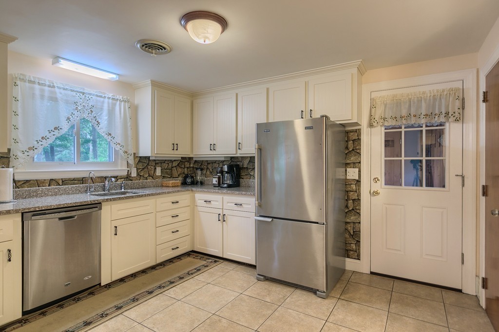 50 Colonial Road Lawrence, MA 01843 - Photo 9 of 29 Gallery Image 9