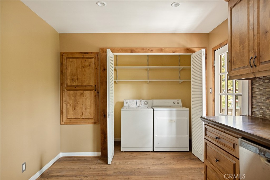 33159 Ridge Drive Running Springs, CA 92382 - Photo 20 of 24 a view of walk in closet with empty racks