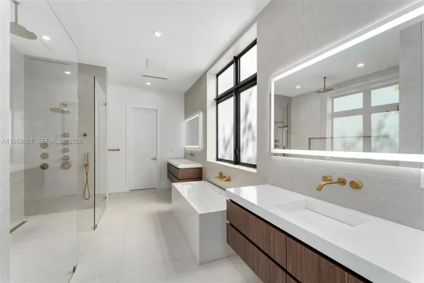 $5,995,000 | 9525 Southwest 95th Court, Miami, FL 33176