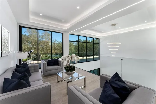 $5,995,000 | 9525 Southwest 95th Court, Miami, FL 33176