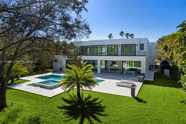 $5,995,000 | 9525 Southwest 95th Court, Miami, FL 33176