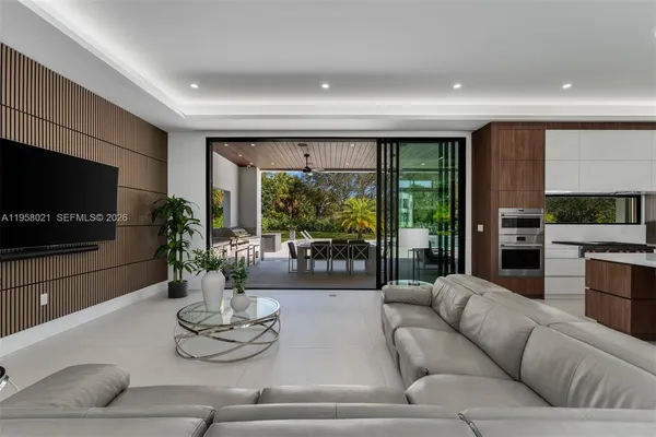 $5,995,000 | 9525 Southwest 95th Court, Miami, FL 33176