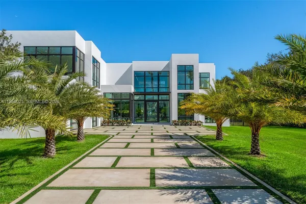 $5,995,000 | 9525 Southwest 95th Court, Miami, FL 33176