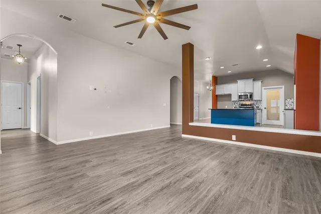 $2,900 | 1214 Inglewood Drive, Mansfield, TX 76063