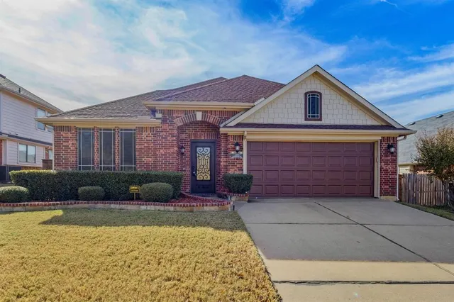 $2,900 | 1214 Inglewood Drive, Mansfield, TX 76063