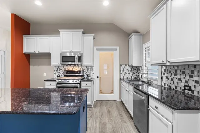 $2,900 | 1214 Inglewood Drive, Mansfield, TX 76063