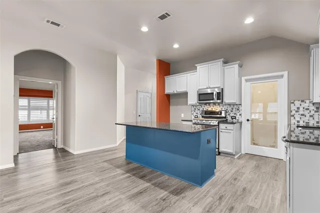 $2,900 | 1214 Inglewood Drive, Mansfield, TX 76063