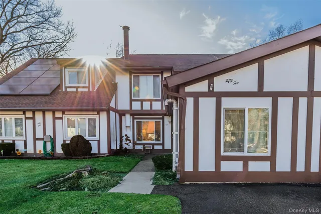 $389,000 | 52 Briar Hill Court, Middle Island, NY 11953