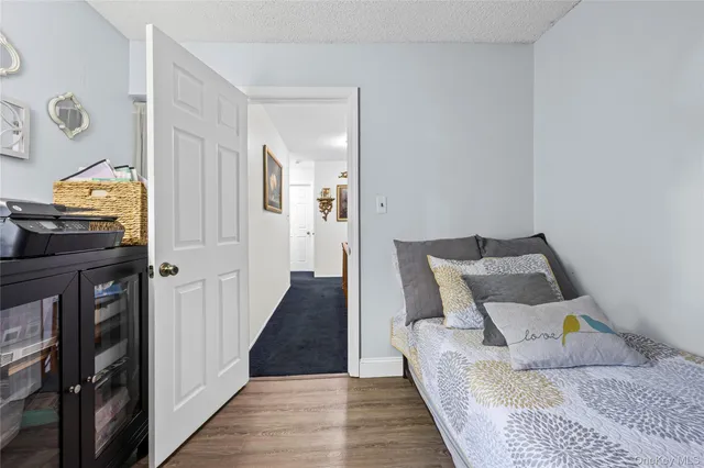 $389,000 | 52 Briar Hill Court, Middle Island, NY 11953