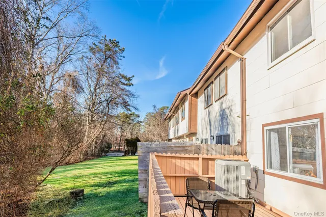 $389,000 | 52 Briar Hill Court, Middle Island, NY 11953