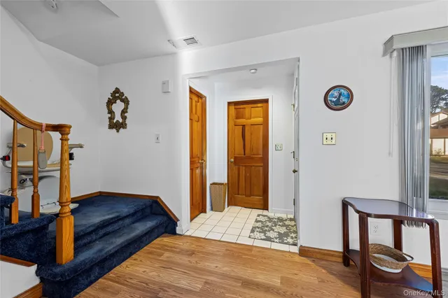 $389,000 | 52 Briar Hill Court, Middle Island, NY 11953