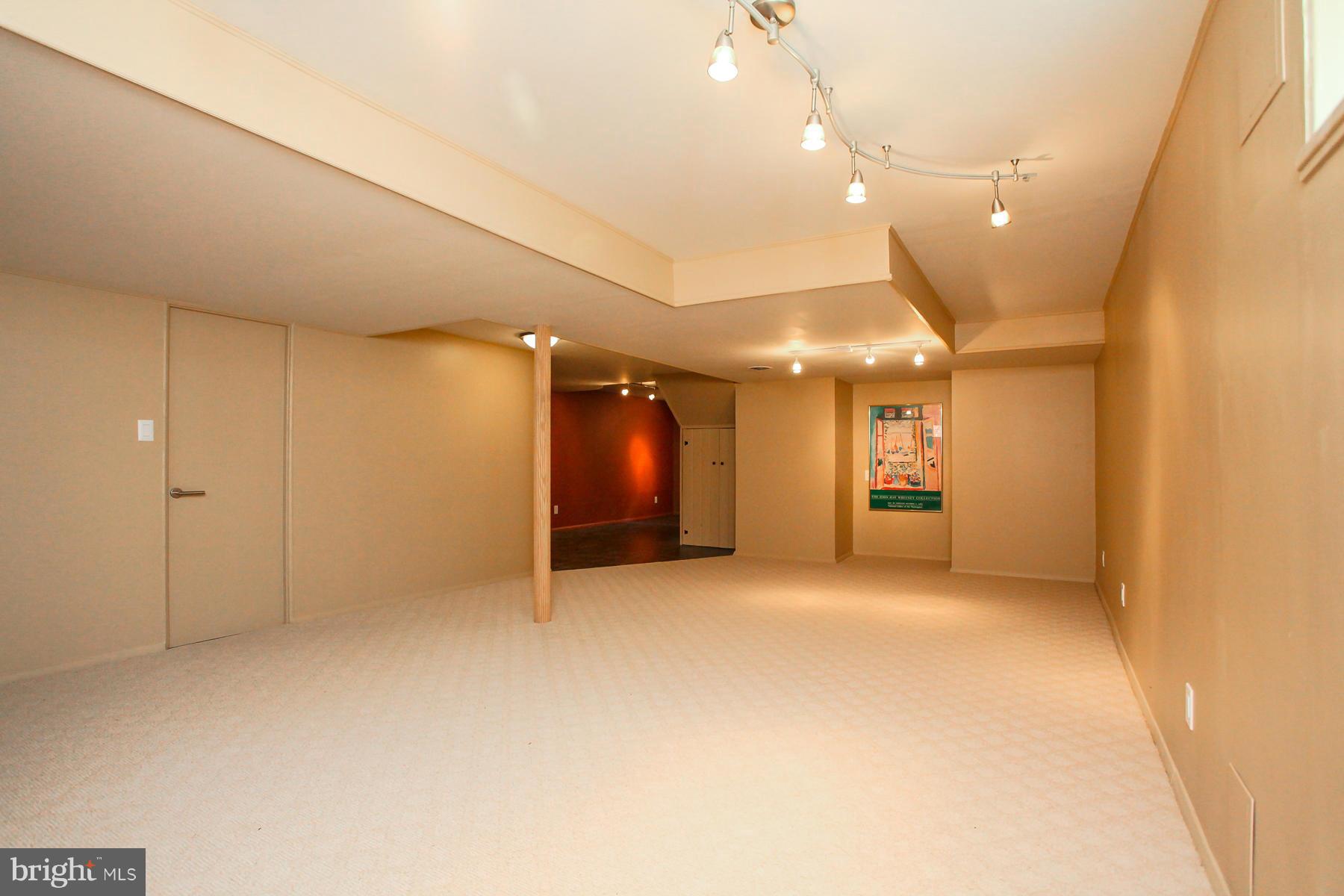 2101 Reedie Drive Silver Spring, MD 20902 - Photo 20 of 30 Family Room