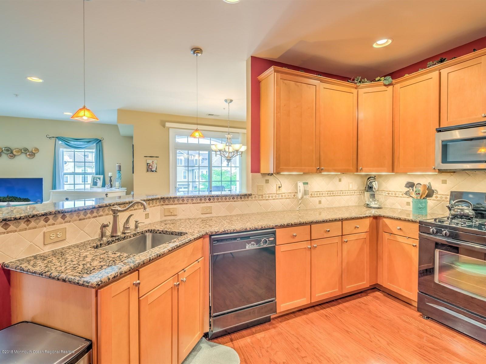 708 Abby Road Middletown, NJ 07748 - Photo 6 of 21 KITCHEN