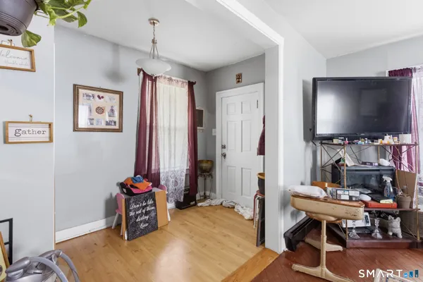 a view of a livingroom with furniture