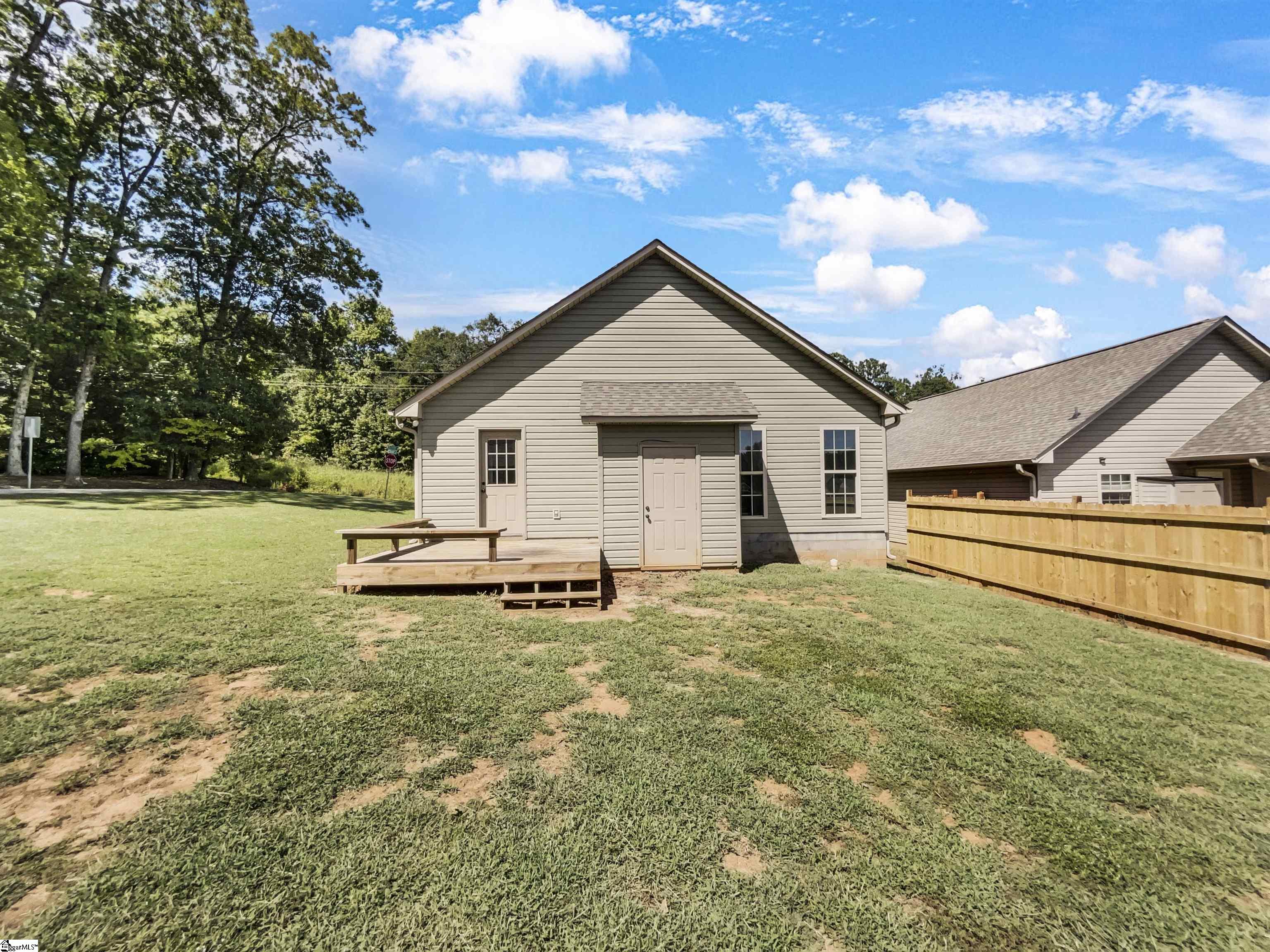 180 Gentry Road Spartanburg, SC 29301 - Photo 5 of 18