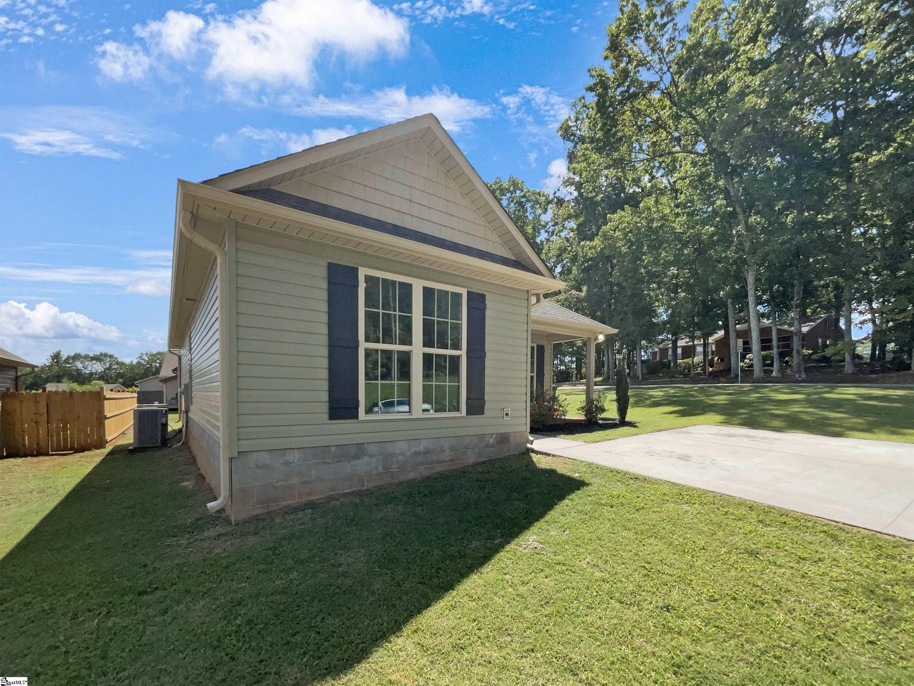 180 Gentry Road Spartanburg, SC 29301 - Photo 7 of 18