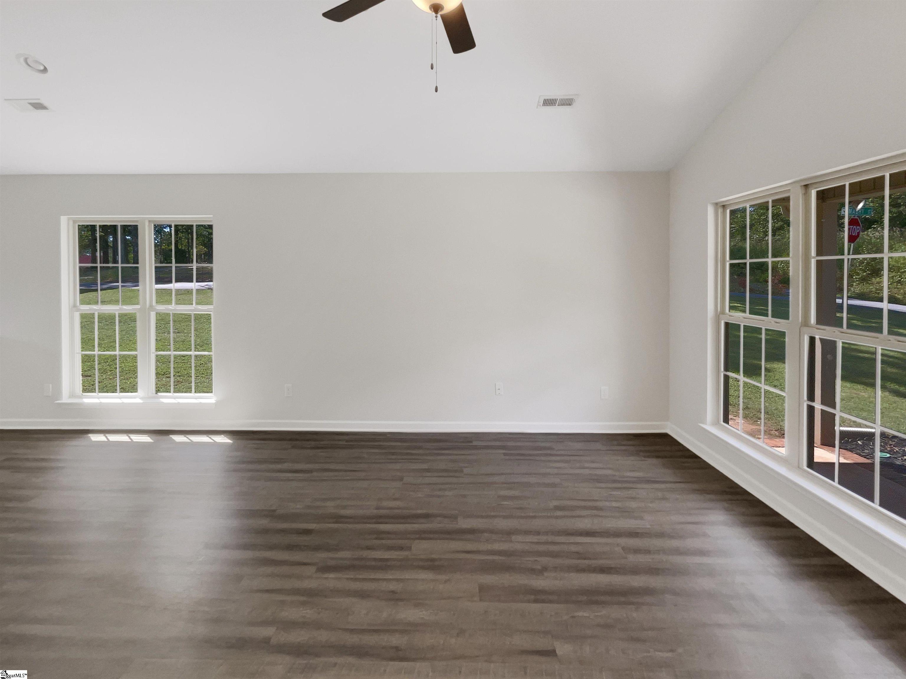 180 Gentry Road Spartanburg, SC 29301 - Photo 8 of 18