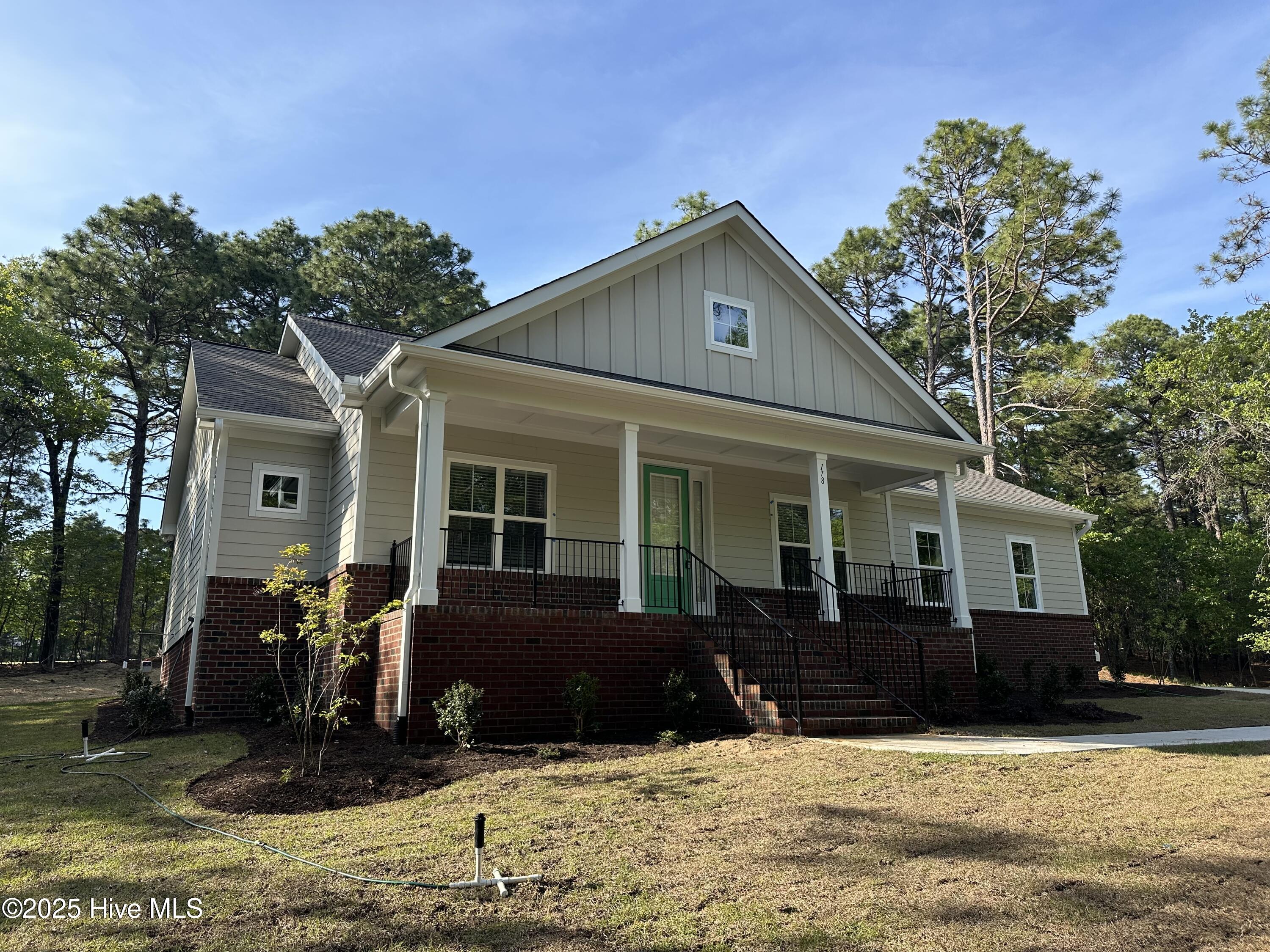 178 Longleaf Drive West End, NC 27376 - Photo 2 of 13 IMG_7342