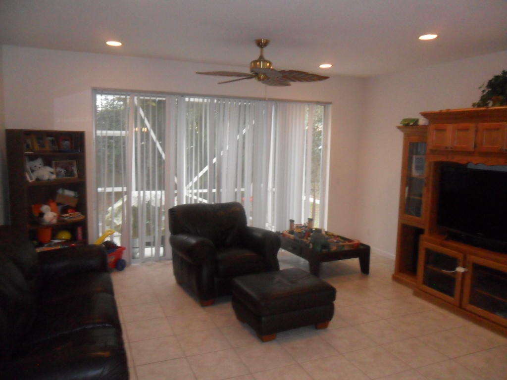 1031 Woodfield Road Greenacres, FL 33415 - Photo 8 of 29 SAM_4335