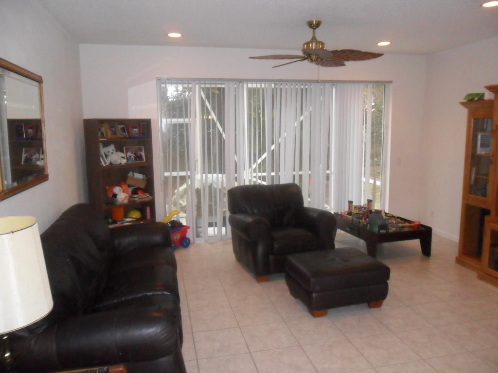 1031 Woodfield Road Greenacres, FL 33415 - Photo 9 of 29 SAM_4336