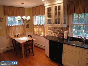 207 Arden Road Broomall, PA 19008 - Photo 7 of 12 Kitchen