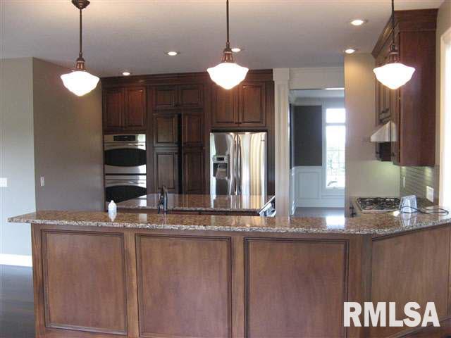 6664 Eagle Ridge Road Bettendorf, IA 52722 - Photo 7 of 24 Gallery Image 7