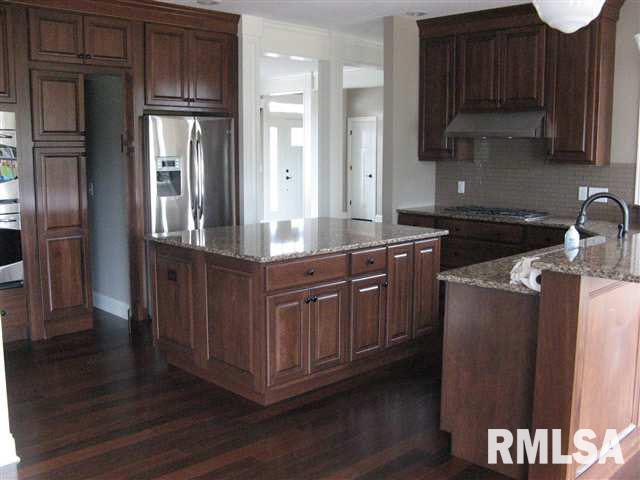 6664 Eagle Ridge Road Bettendorf, IA 52722 - Photo 8 of 24 Gallery Image 8