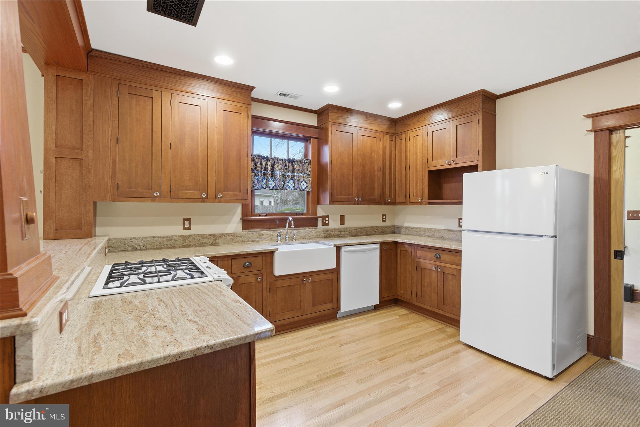 2400 Valley Way Cheverly, MD 20785 - Photo 10 of 41 Spacious kitchen with farmhouse sink