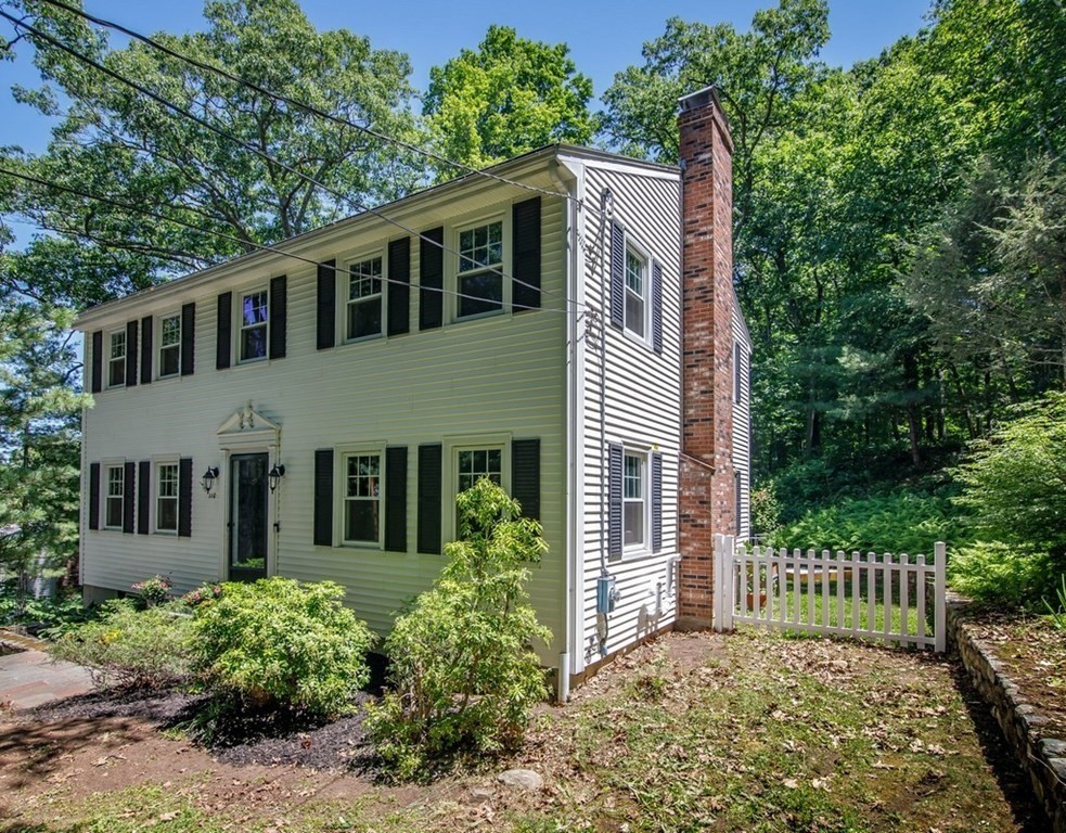 110 Ruggles Street Westborough, MA 01581 - Photo 4 of 32 Gallery Image 4