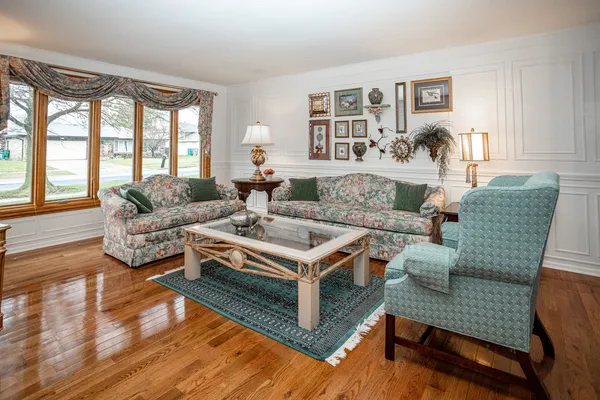 $474,900 | 7525 Halesia Court, Orland Park, IL 60462