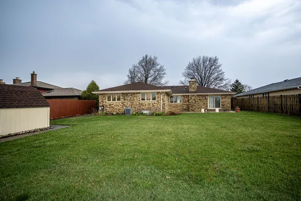$474,900 | 7525 Halesia Court, Orland Park, IL 60462