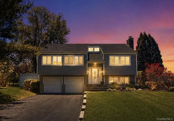 $499,900 | 14 Creamery Drive, New Windsor, NY 12553