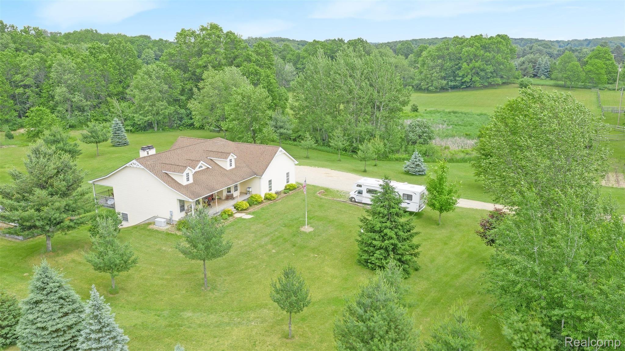 2160 Gannon Road Howell, MI 48855 - Photo 59 of 67 DJI_0052.jpg