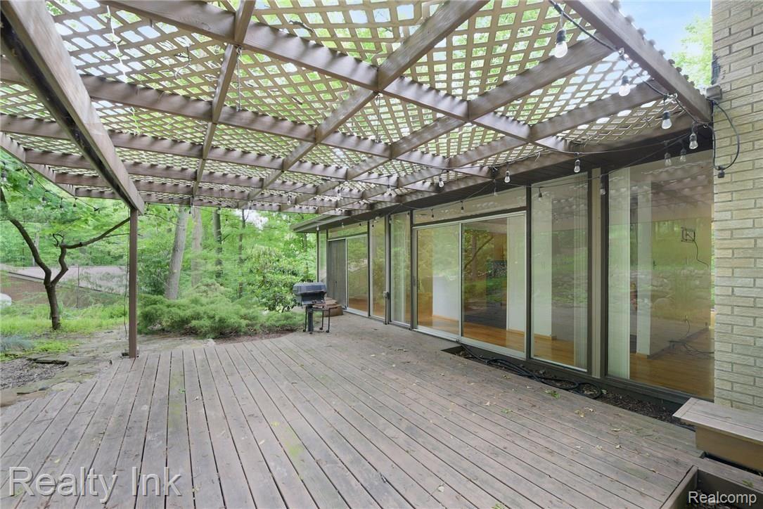 34200 Quaker Valley Road Farmington, MI 48331 - Photo 17 of 19 DSC_3260.1