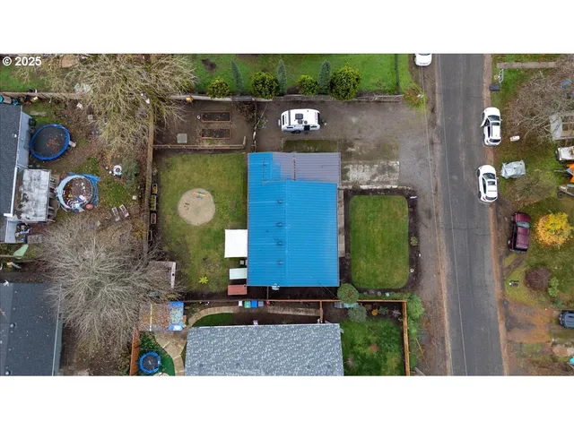 a picture of city view