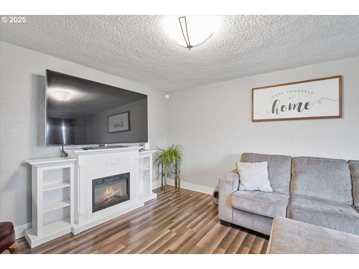 4020 Gary Street Northeast Keizer, OR 97303 - Photo 7 of 47