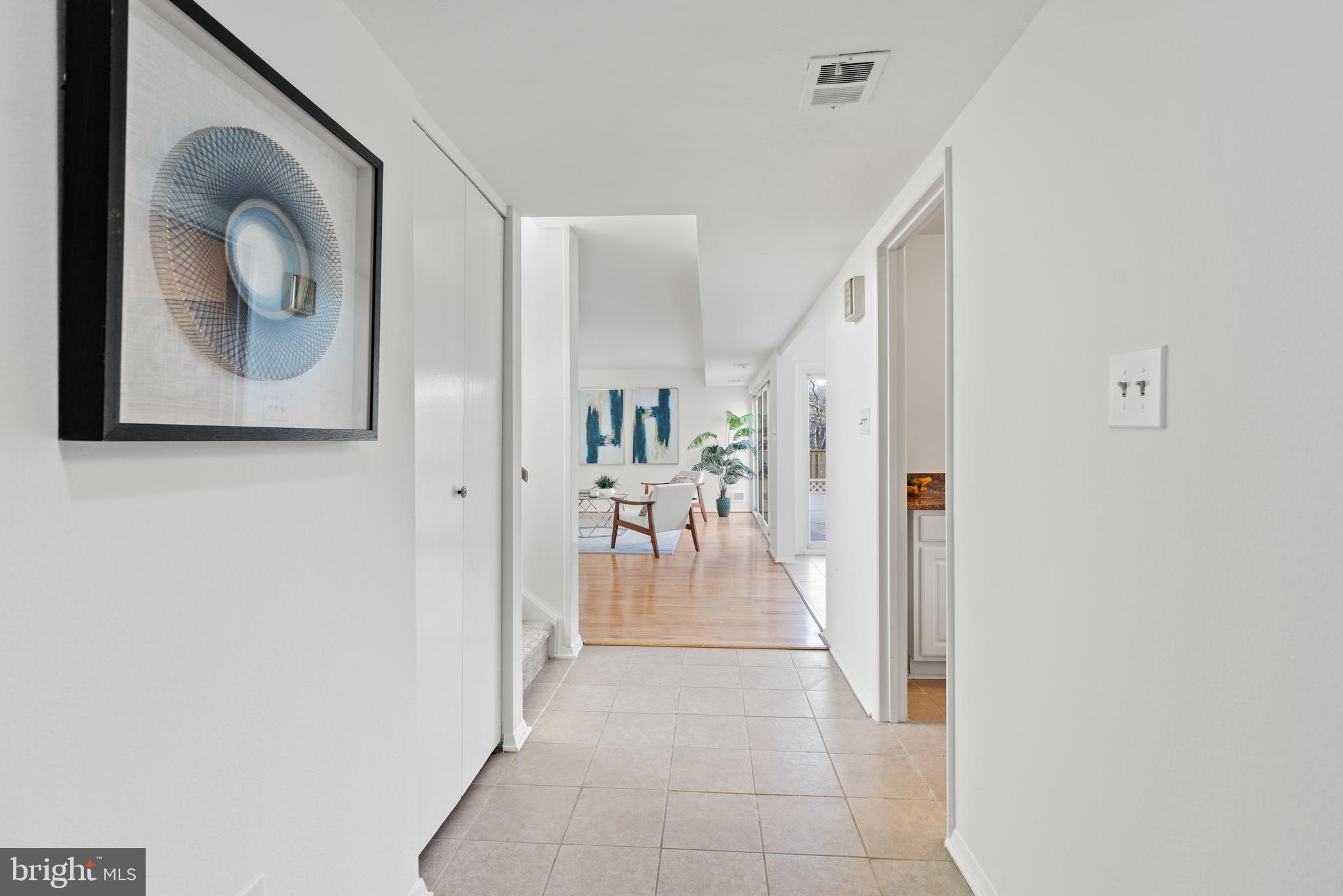 11458 Links Drive Reston, VA 20190 - Photo 4 of 39 Main Level Entry