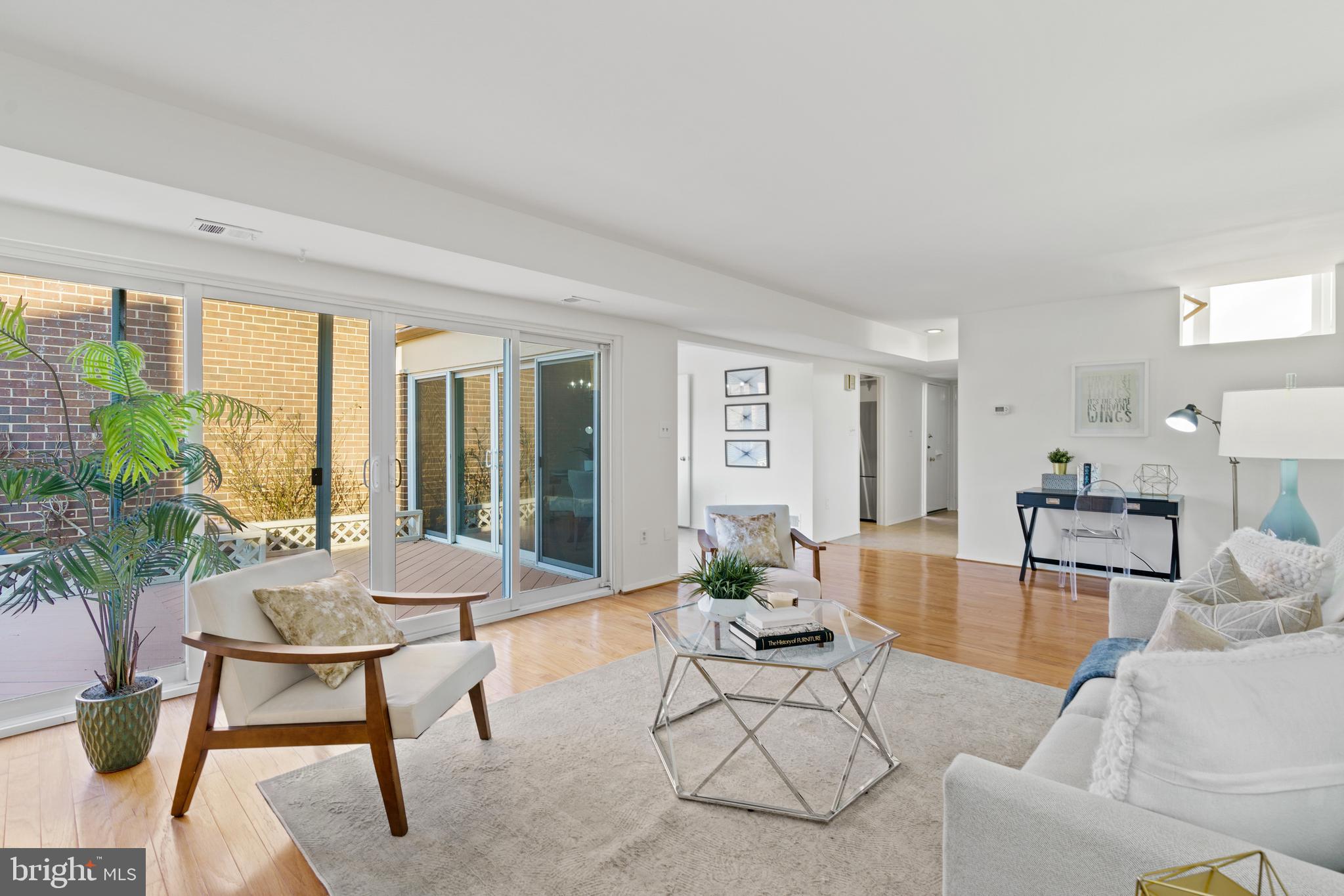 11458 Links Drive Reston, VA 20190 - Photo 5 of 39 Oversized Living Room with Wall of Glass Doors