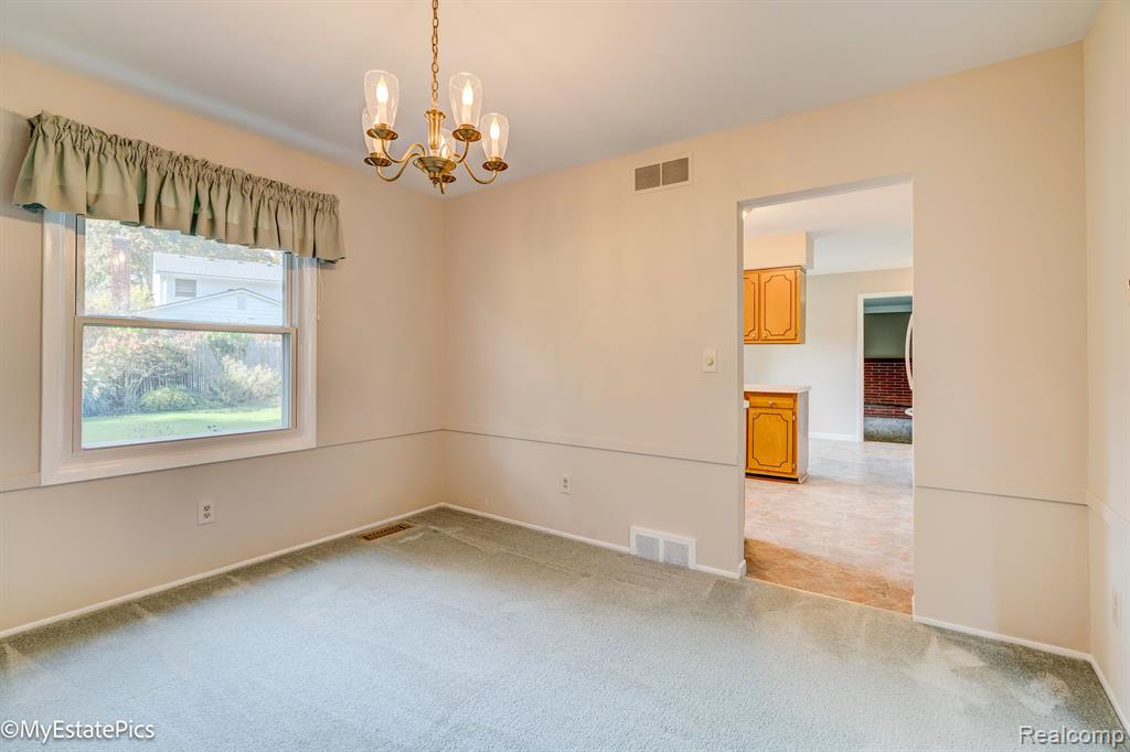 15761 Riverside Street Livonia, MI 48154 - Photo 14 of 62 Gallery Image 14