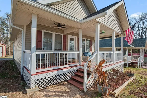 $299,900 | 135 Senecatu Drive, Waterloo, SC 29384
