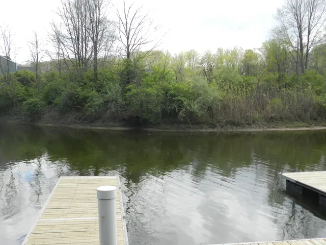 $49,900 | 519 Swan River Drive, Benton Harbor, MI 49022