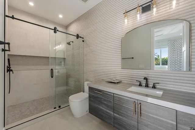 $5,000,000 | 88 West Plaza Del Lago, Islamorada, FL 33036